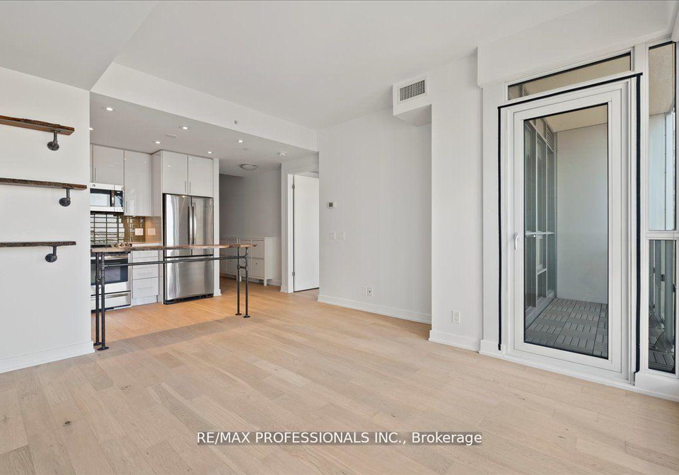 2212-lake-shore-boulevard-w-etobicoke-ontario-w12808676