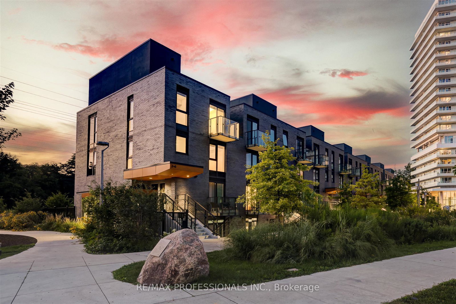 10-brin-drive-etobicoke-ontario-w12808868