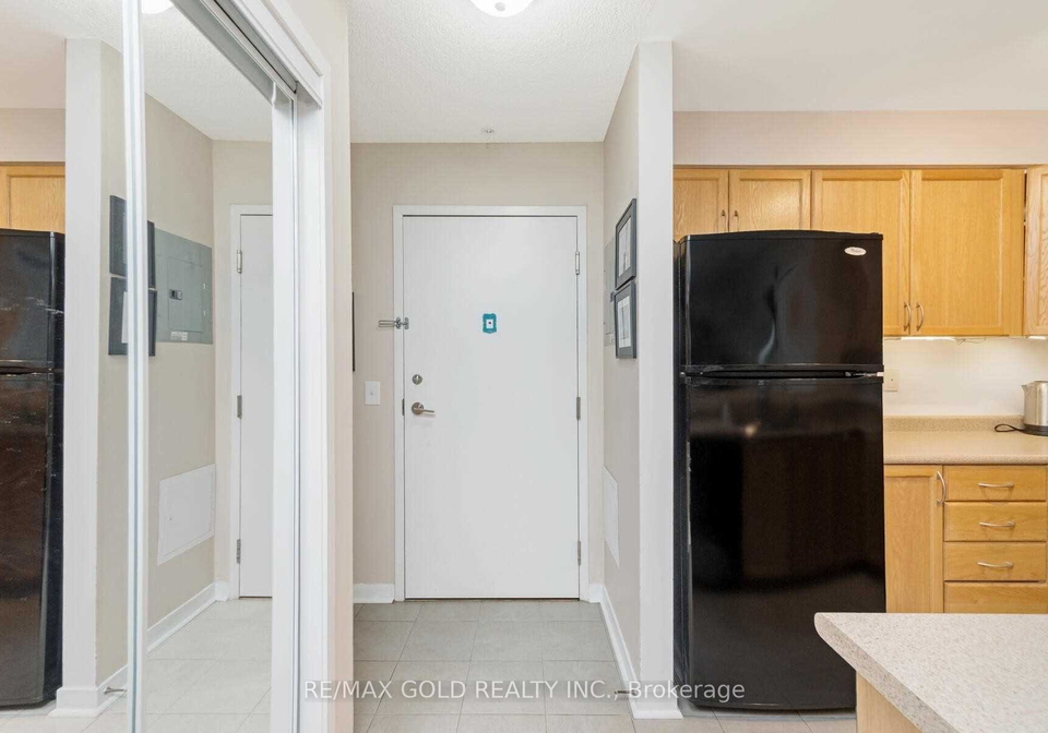8-dayspring-circle-e-brampton-ontario-w12809546
