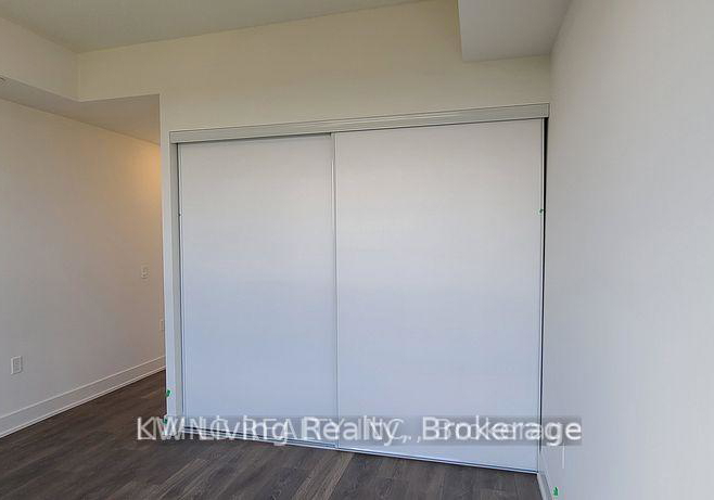 202-burnhamthorpe-road-e-mississauga-ontario-w12810050