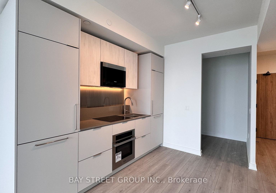 1-fairview-road-mississauga-ontario-w12810932