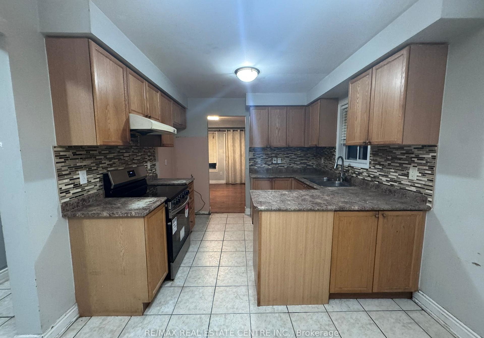 23-lonestar-crescent-brampton-ontario-w12811394