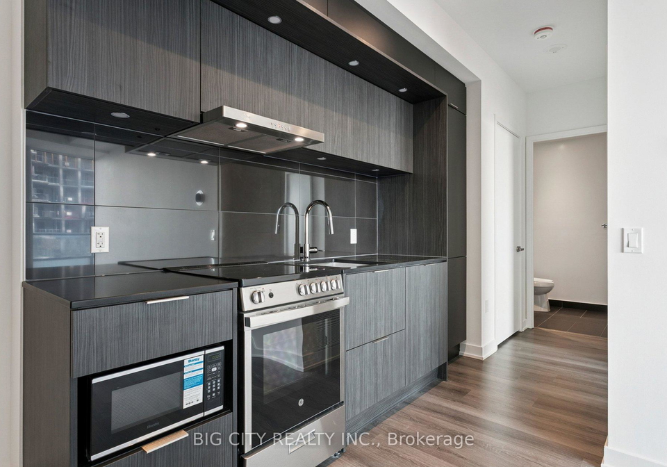 448-burnhamthorpe-road-w-mississauga-ontario-w12812936