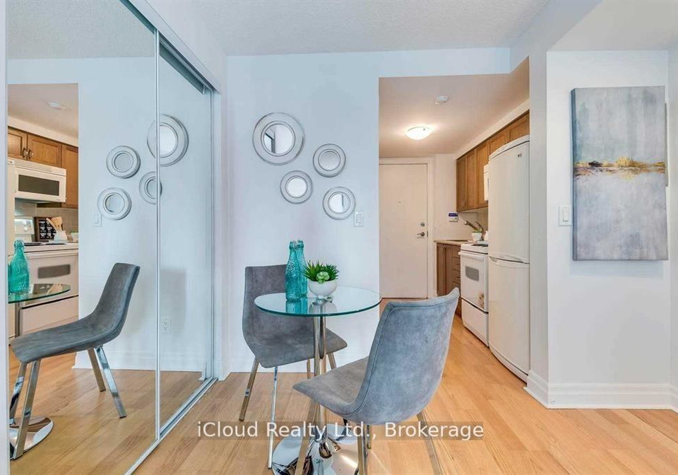 2121-lake-shore-boulevard-w-etobicoke-ontario-w12813110