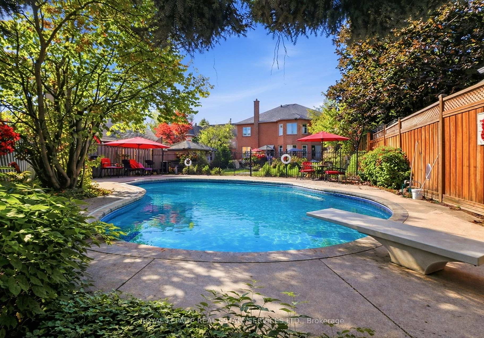 2017-peak-place-oakville-ontario-w12814534