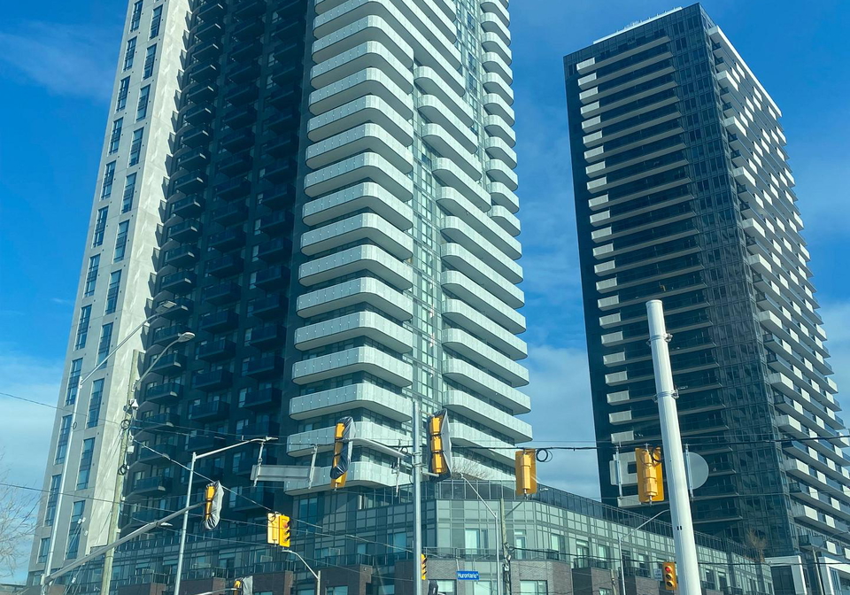 8-nahani-way-n-mississauga-ontario-w12814594