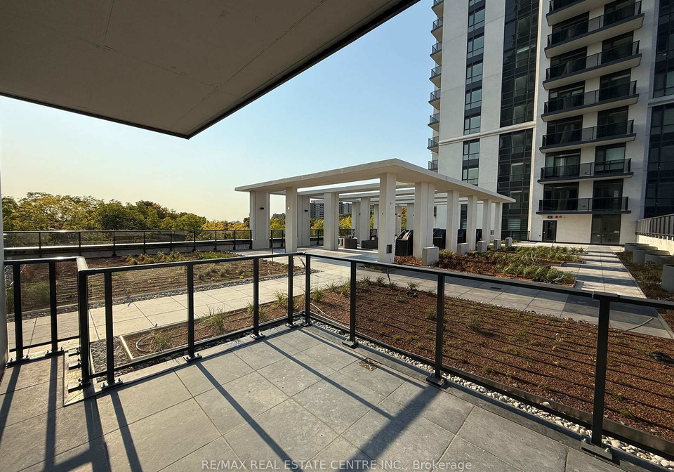 204-burnhamthorpe-road-e-mississauga-ontario-w12815396