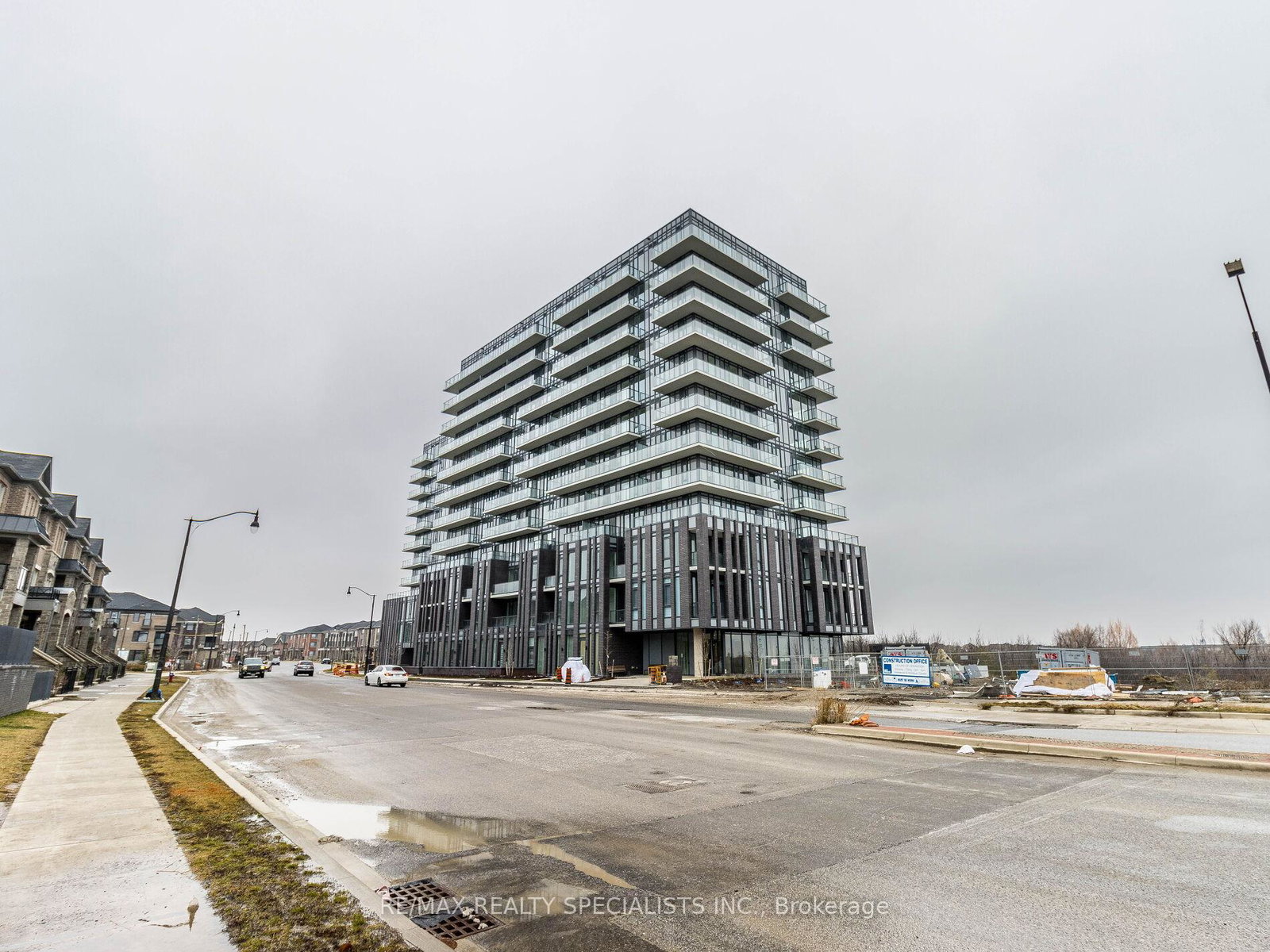 215-veterans-drive-brampton-ontario-w12815756