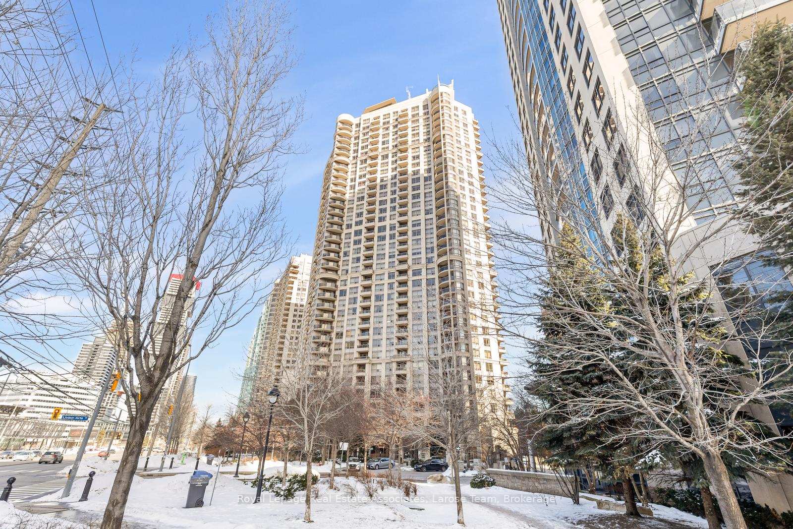 310-burnhamthorpe-road-w-mississauga-ontario-w12815842