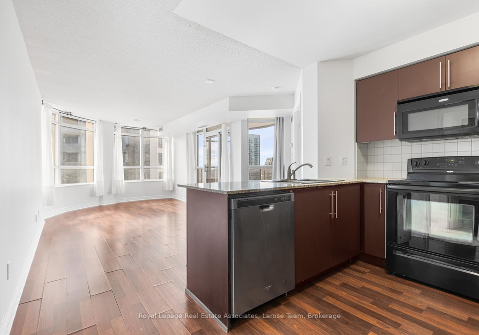 310-burnhamthorpe-road-w-mississauga-ontario-w12815842