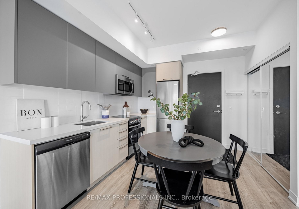 25-neighbourhood-lane-etobicoke-ontario-w12816152