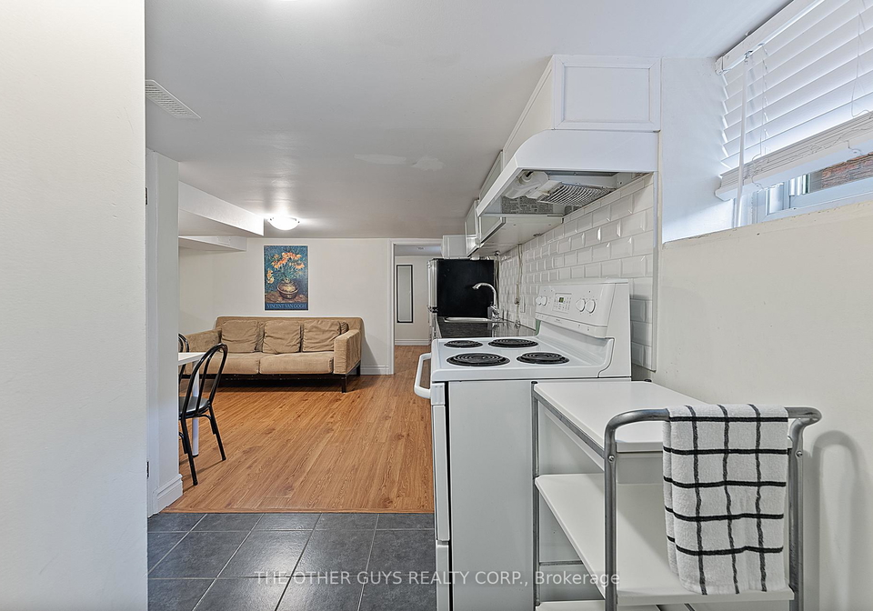 32-chamberlain-avenue-north-york-ontario-w12816216