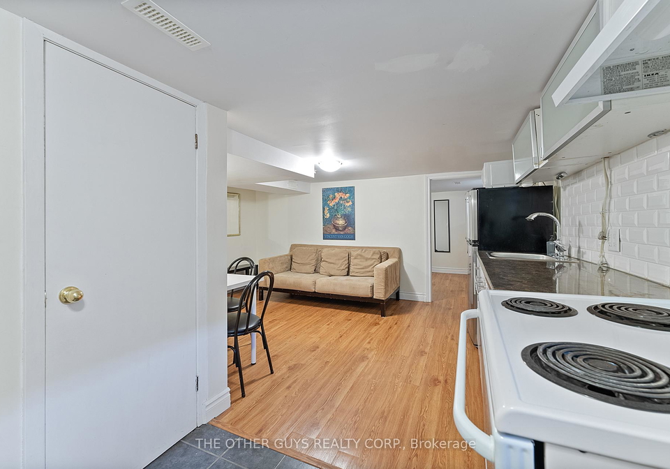 32-chamberlain-avenue-north-york-ontario-w12816216