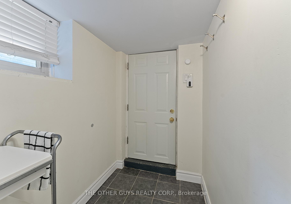 32-chamberlain-avenue-north-york-ontario-w12816216