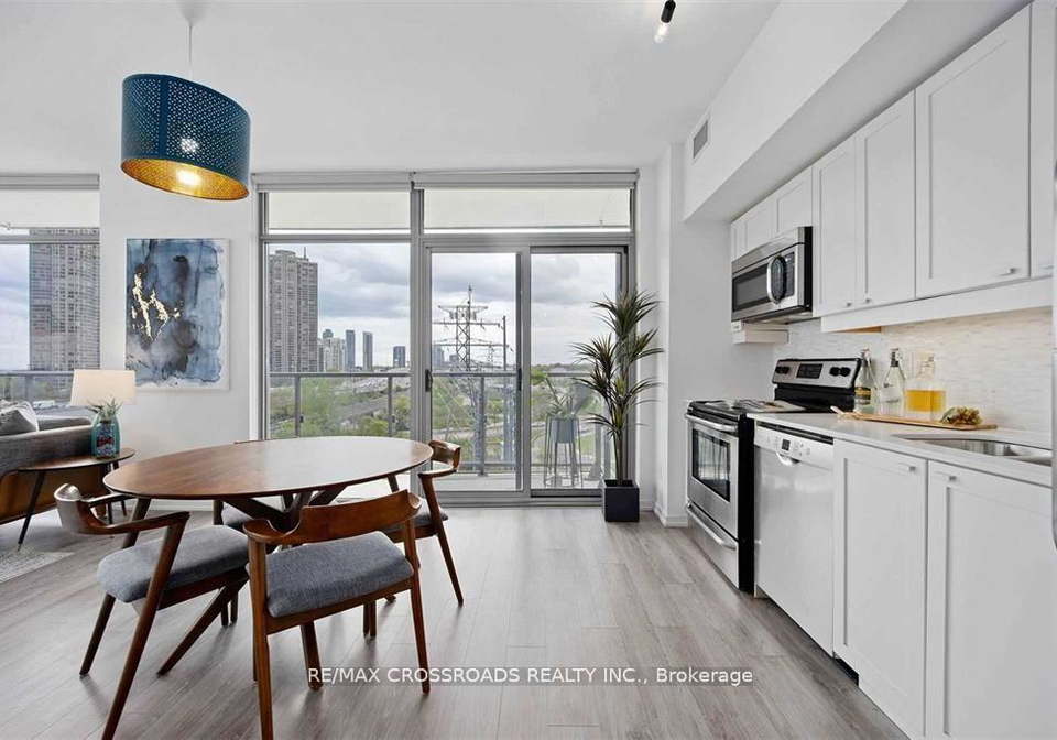 105-the-queensway-way-toronto-ontario-w12816318