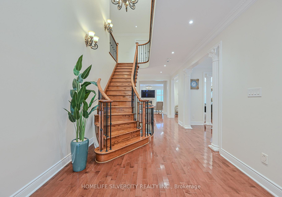 5-highvalley-circle-brampton-ontario-w12816358