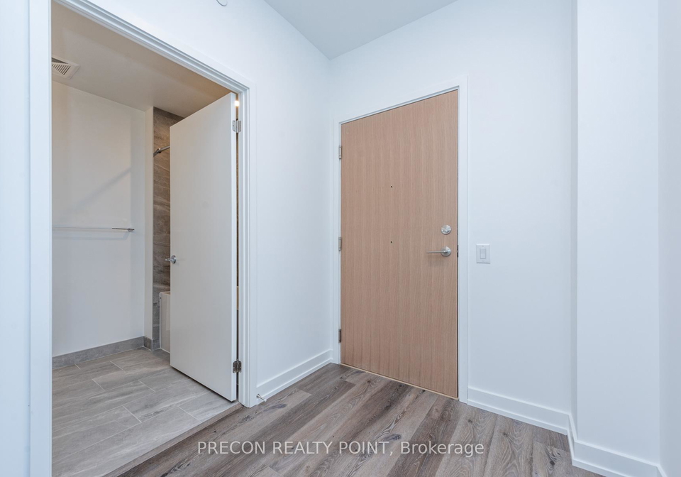 395-square-one-drive-w-mississauga-ontario-w12816424