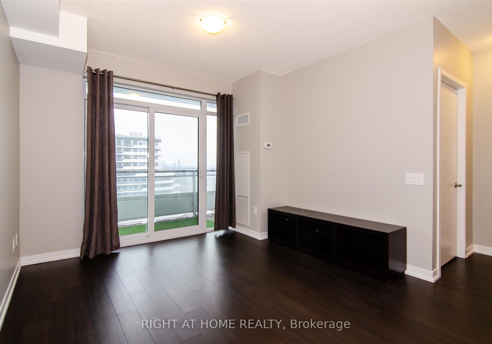 2560-eglinton-avenue-w-mississauga-ontario-w12816454