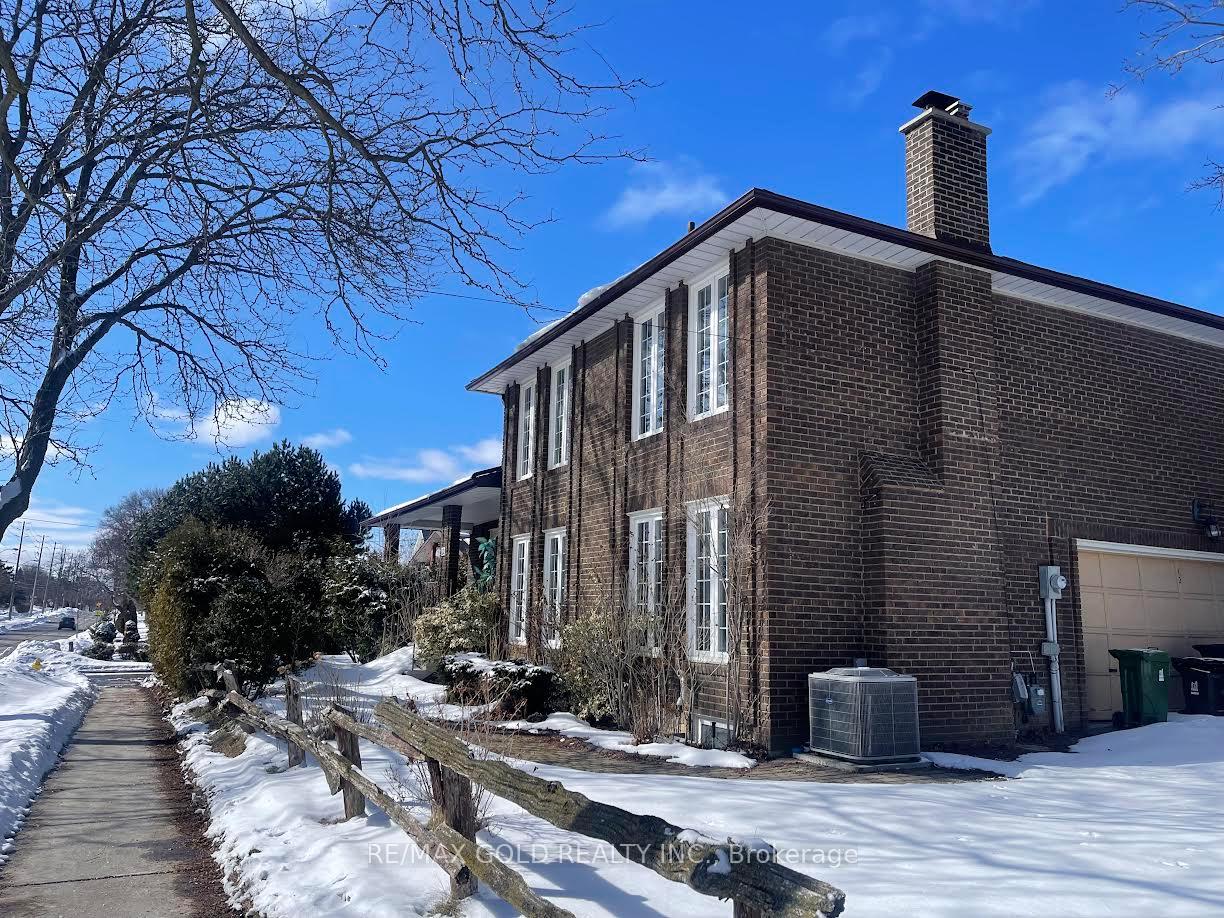 12-kingsview-boulevard-etobicoke-ontario-w12816738