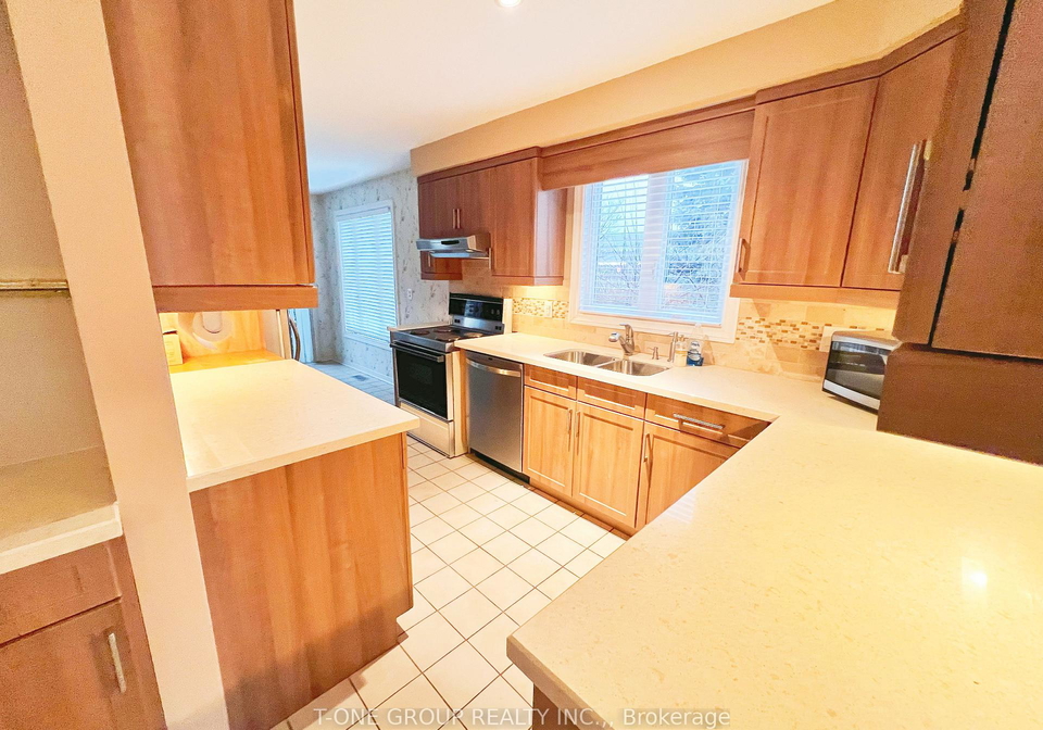 1725-the-chase-mississauga-ontario-w12817180
