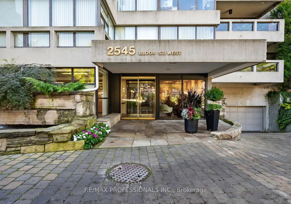 2545-bloor-street-w-toronto-ontario-w12817222