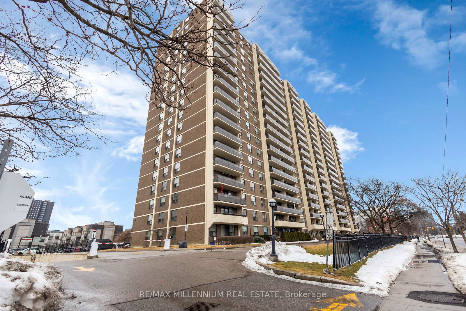 511-the-drive-w-etobicoke-ontario-w12817270