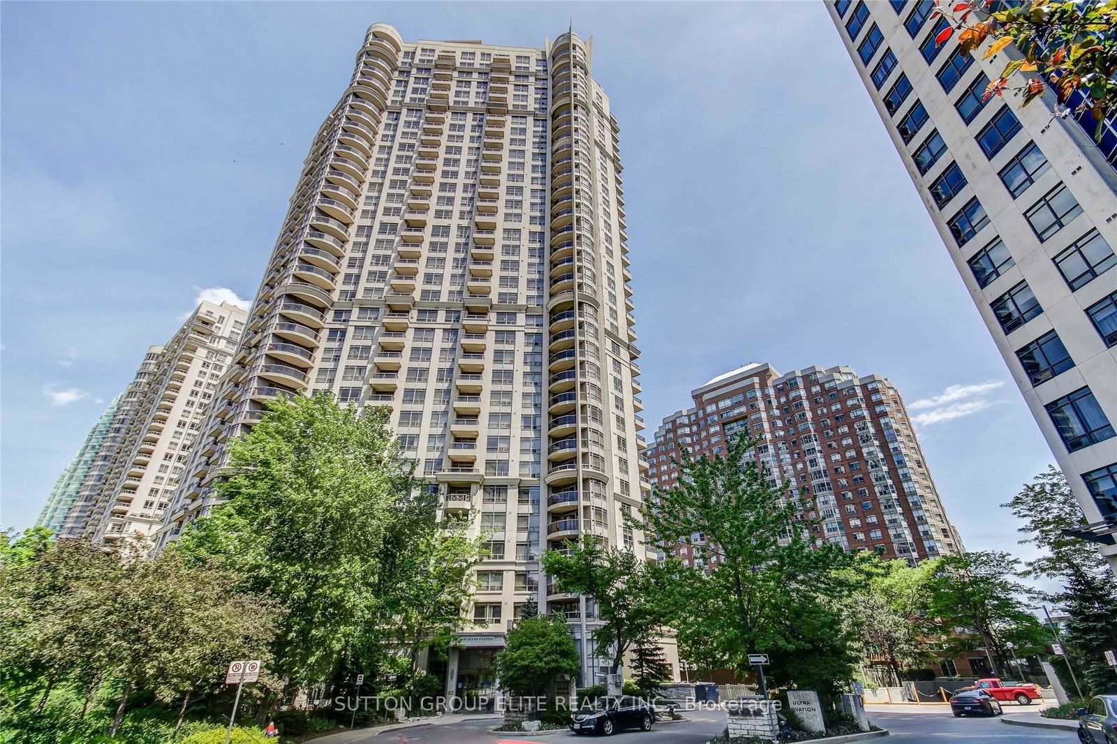 310-burnhamthorpe-road-w-mississauga-ontario-w12817948