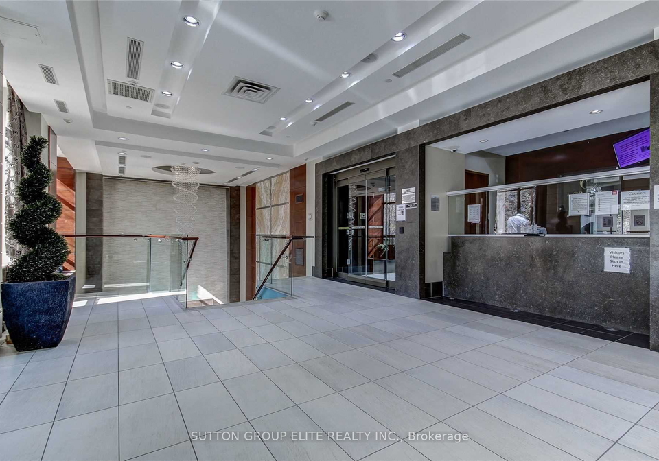 310-burnhamthorpe-road-w-mississauga-ontario-w12817948