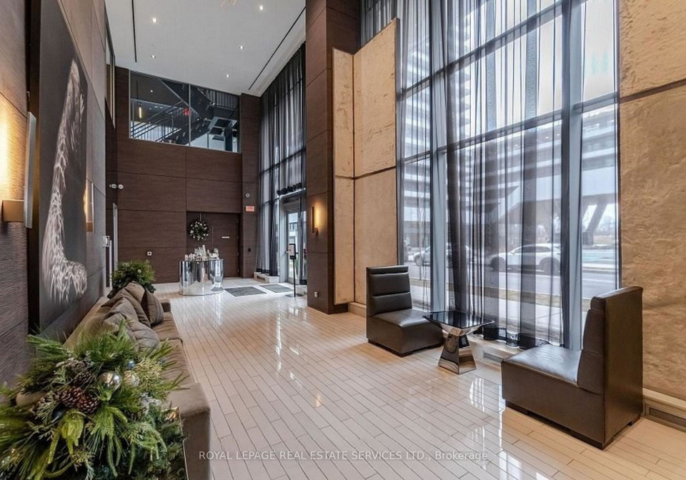 33-shore-breeze-drive-etobicoke-ontario-w12819062