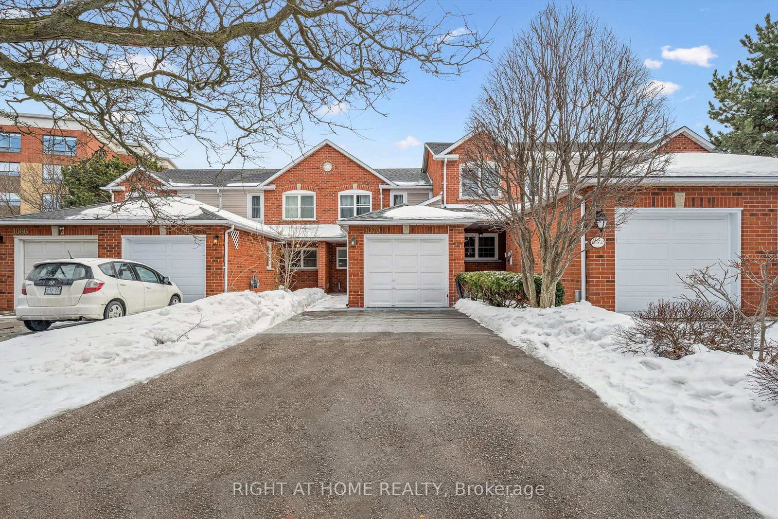 1070-queens-avenue-oakville-ontario-w12819846