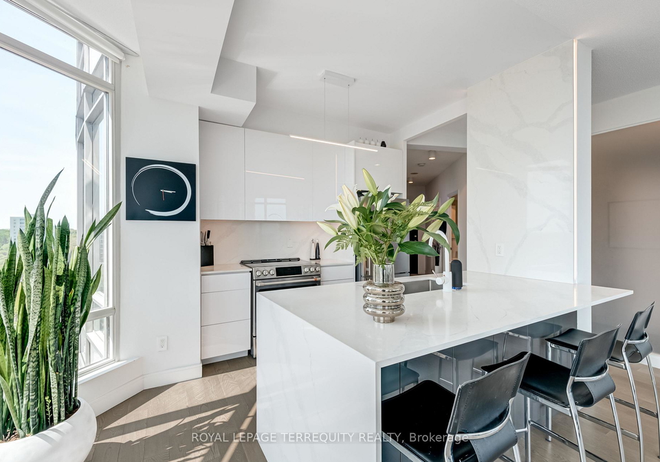 15-windermere-avenue-toronto-ontario-w12821020