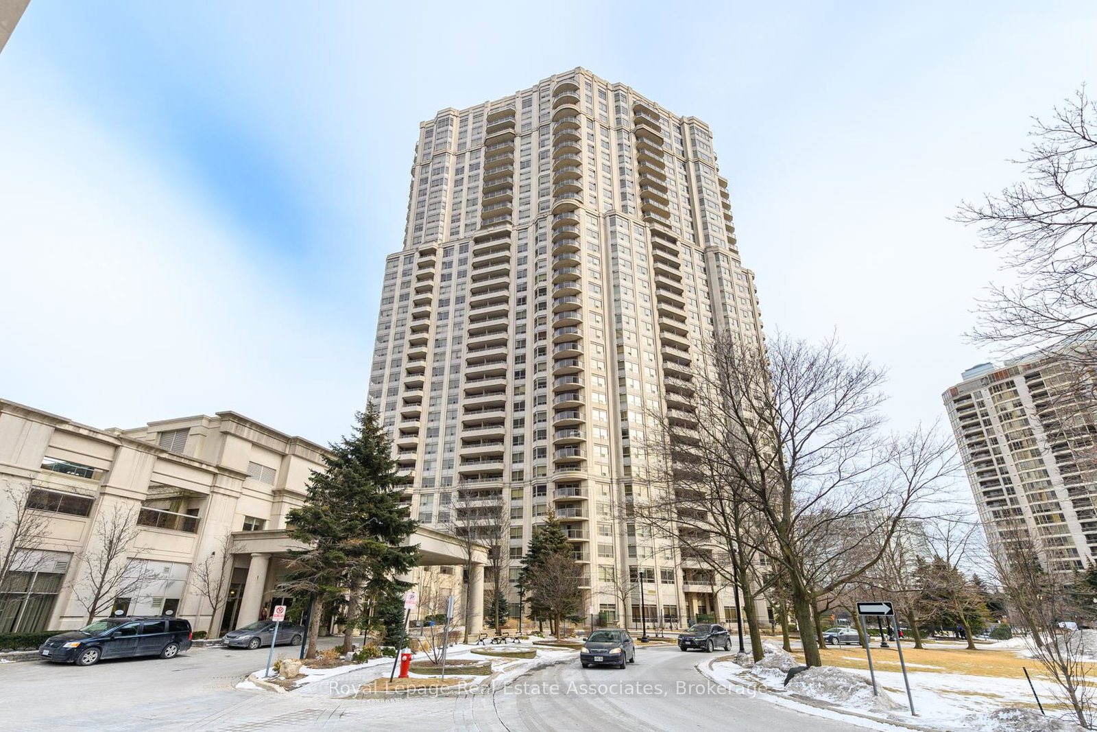 25-kingsbridge-garden-circle-mississauga-ontario-w12822922