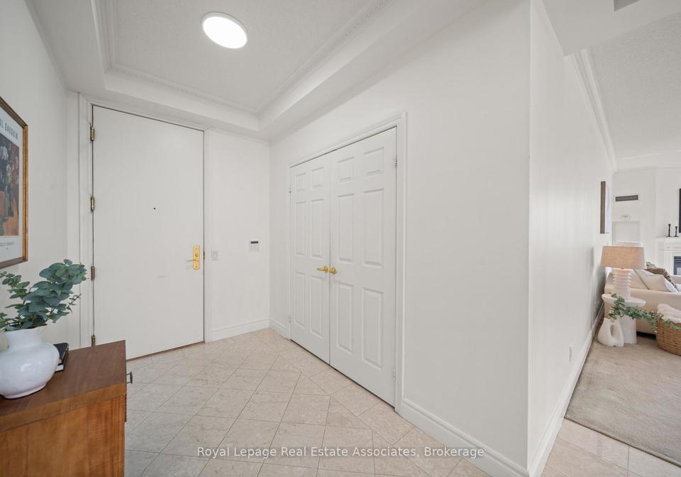 25-kingsbridge-garden-circle-mississauga-ontario-w12822922