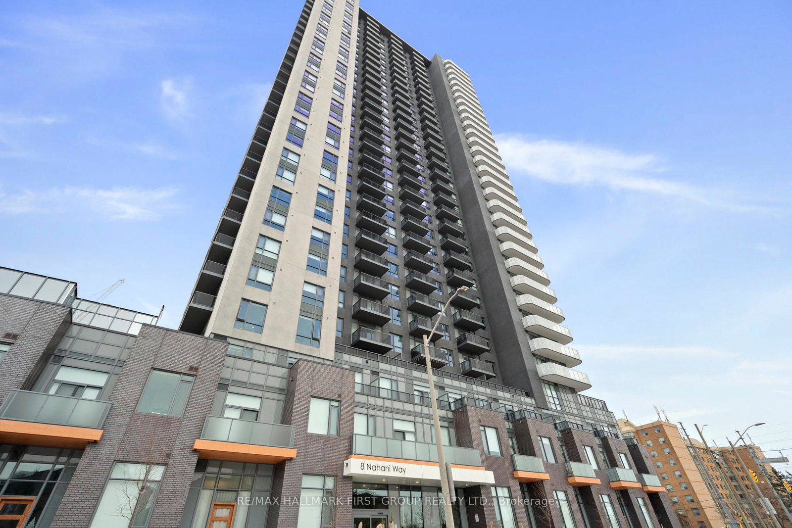 8-nahani-way-mississauga-ontario-w12822982
