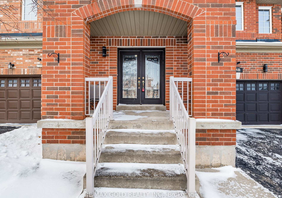 18-travis-crescent-brampton-ontario-w12823256