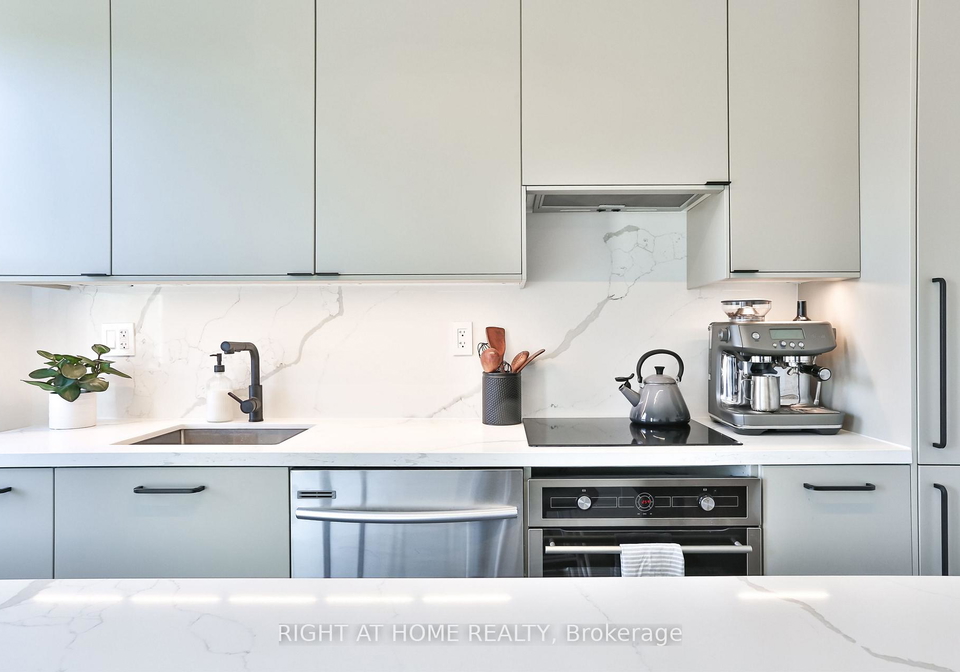 1365-lansdowne-avenue-toronto-ontario-w12824636
