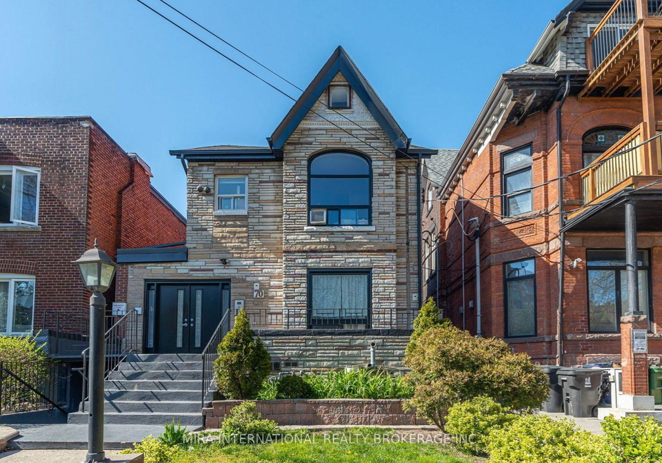 70-melbourne-avenue-toronto-ontario-w12825528