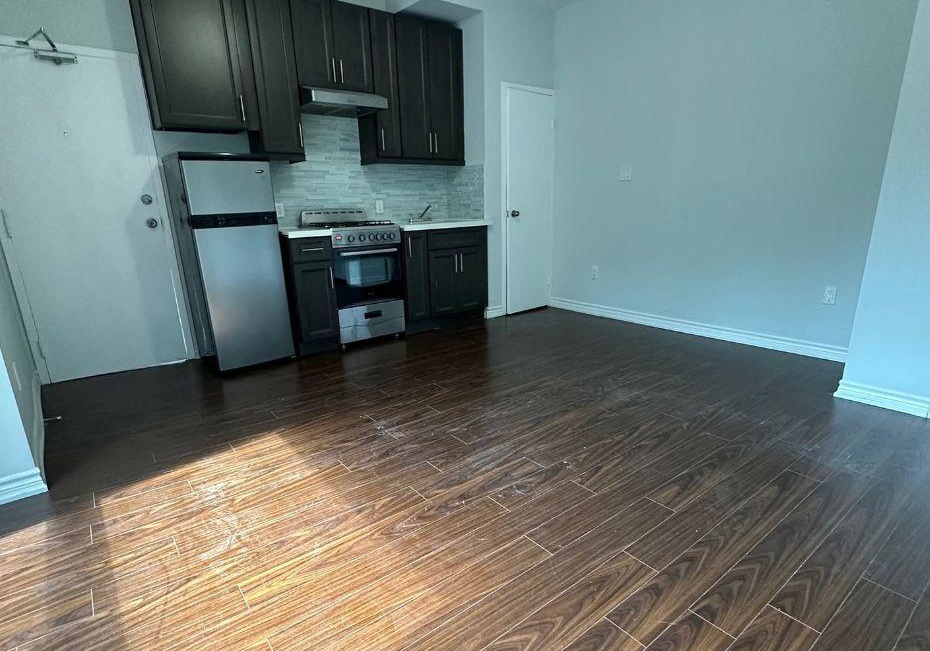 70-melbourne-avenue-toronto-ontario-w12825528
