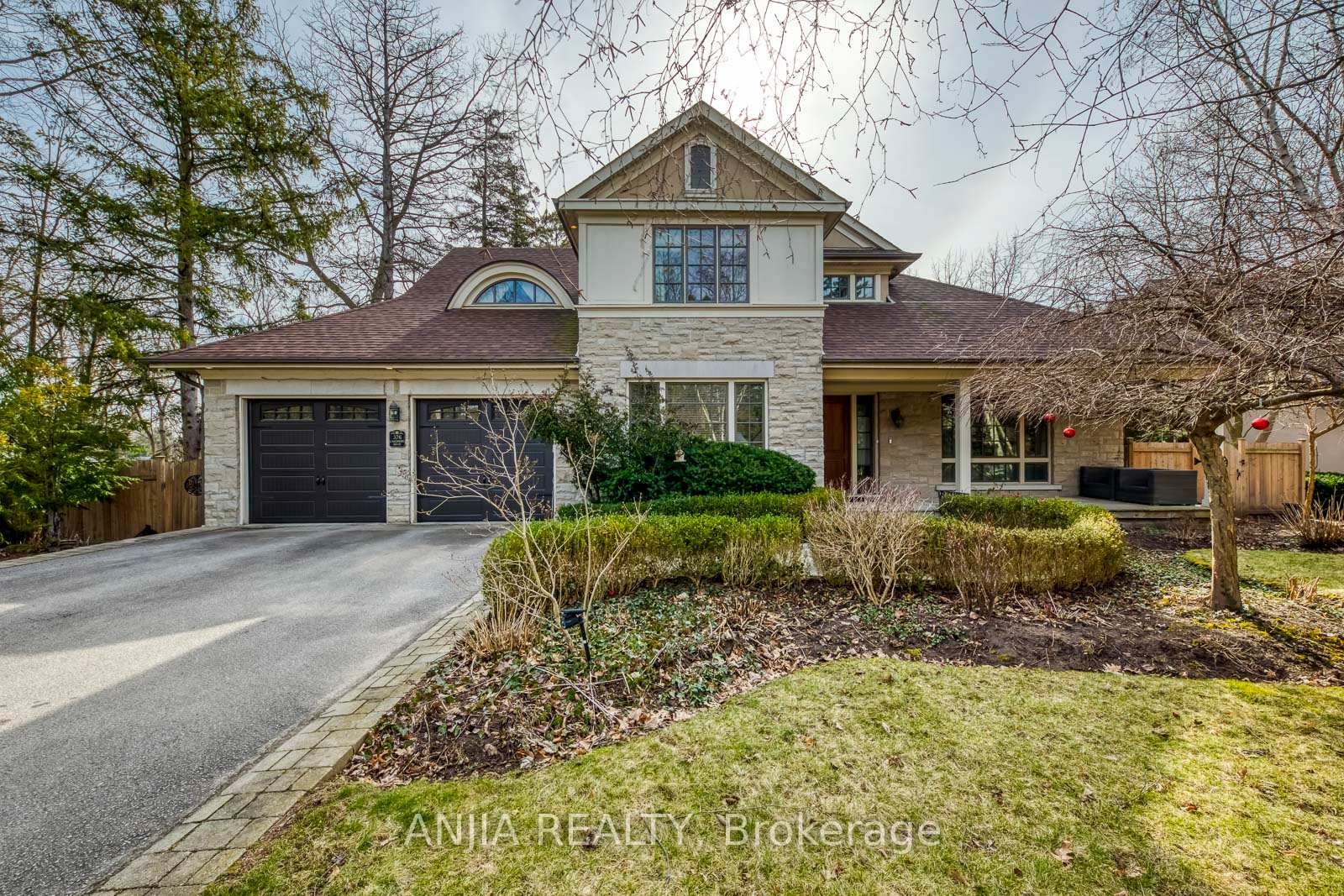 376-lakeshore-road-w-oakville-ontario-w12825696
