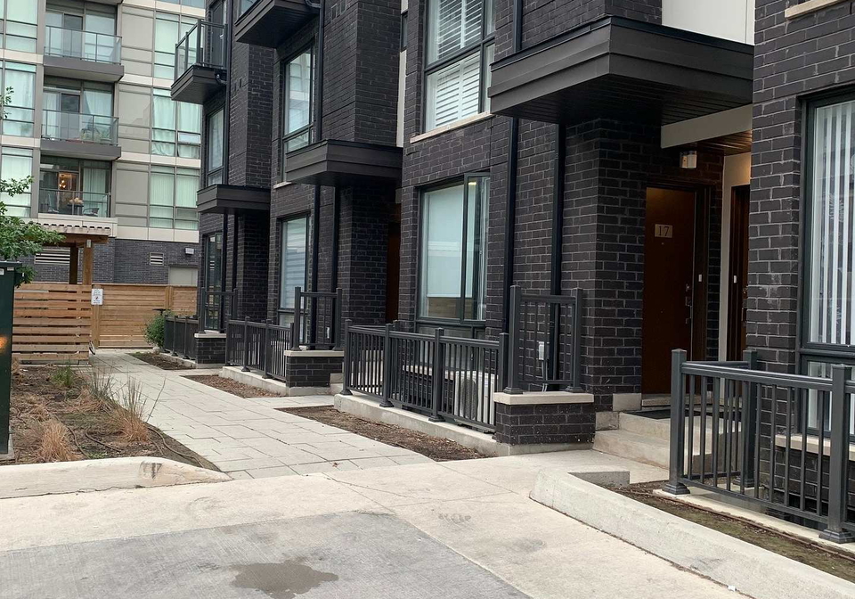 24-fieldway-road-etobicoke-ontario-w12826060