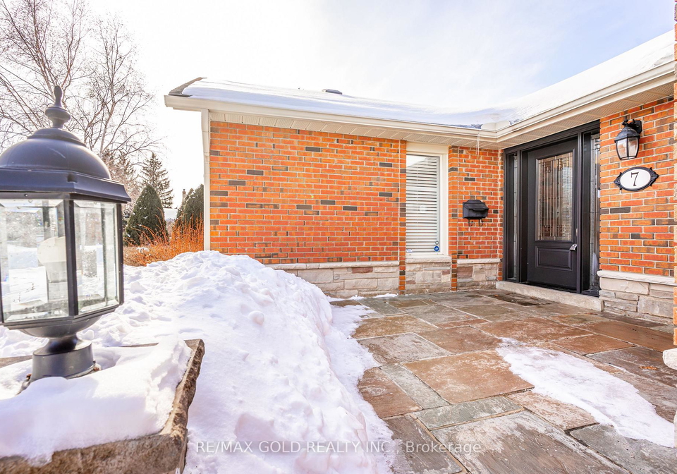 7-oldham-crescent-brampton-ontario-w12826724