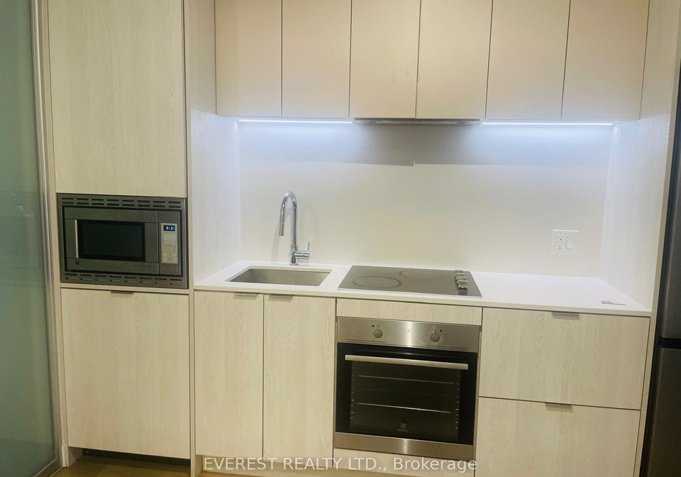 86-dundas-street-mississauga-ontario-w12827202
