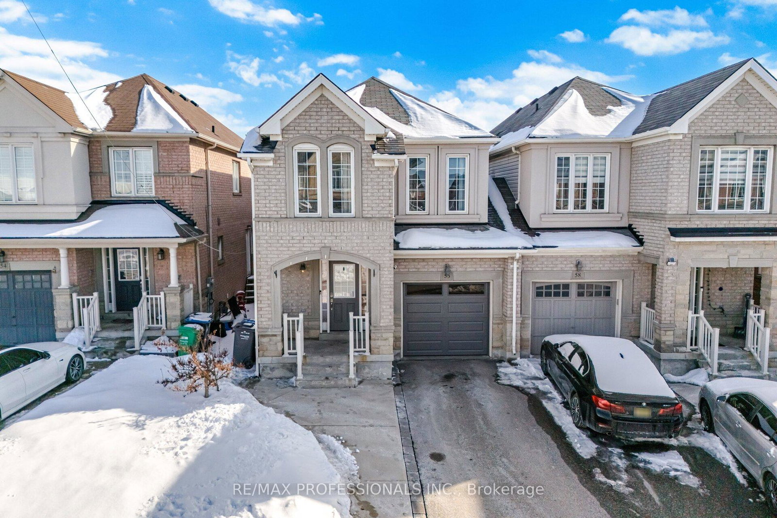 56-lightcatcher-circle-brampton-ontario-w12827680