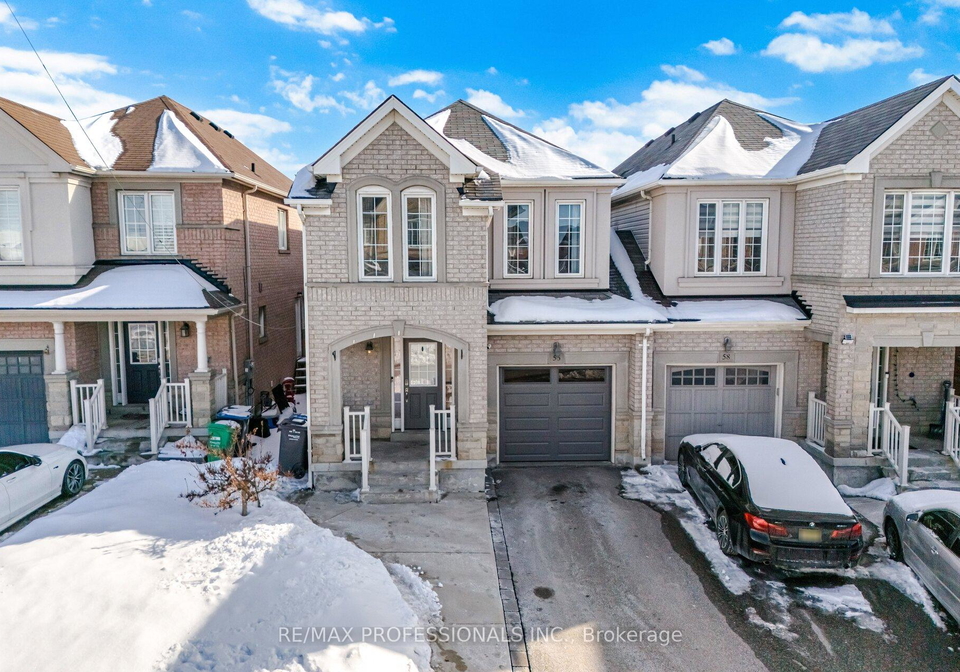 56-lightcatcher-circle-brampton-ontario-w12827680