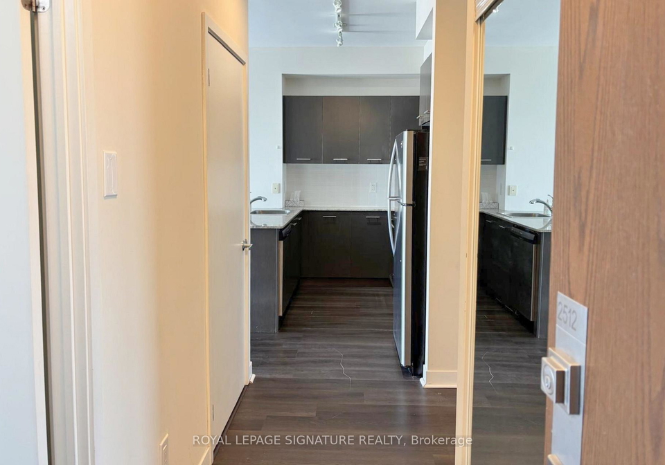 360-square-one-drive-mississauga-ontario-w12827946