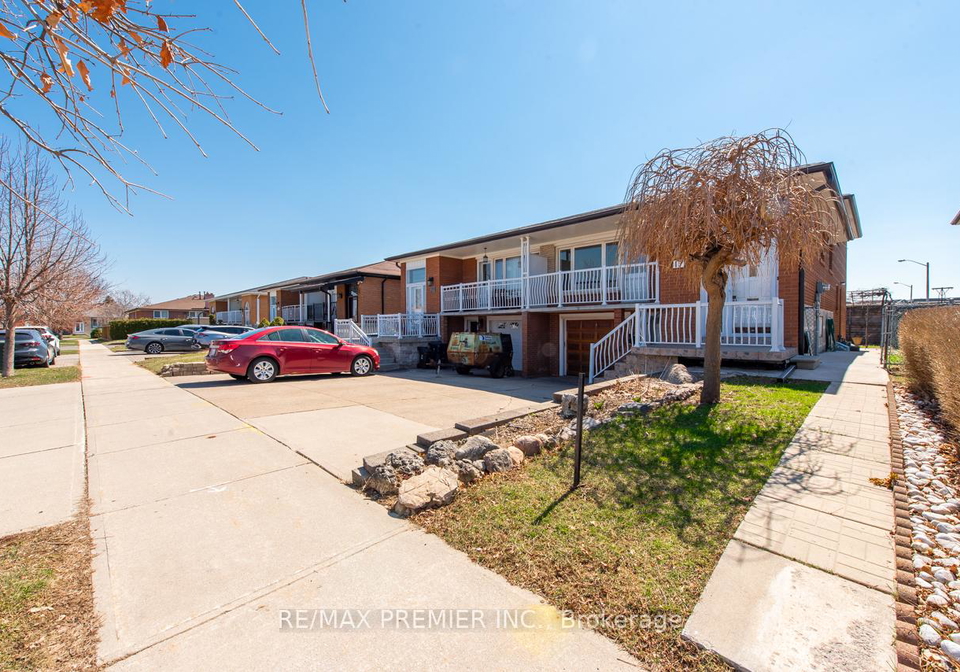 17-cabana-drive-york-ontario-w12829638