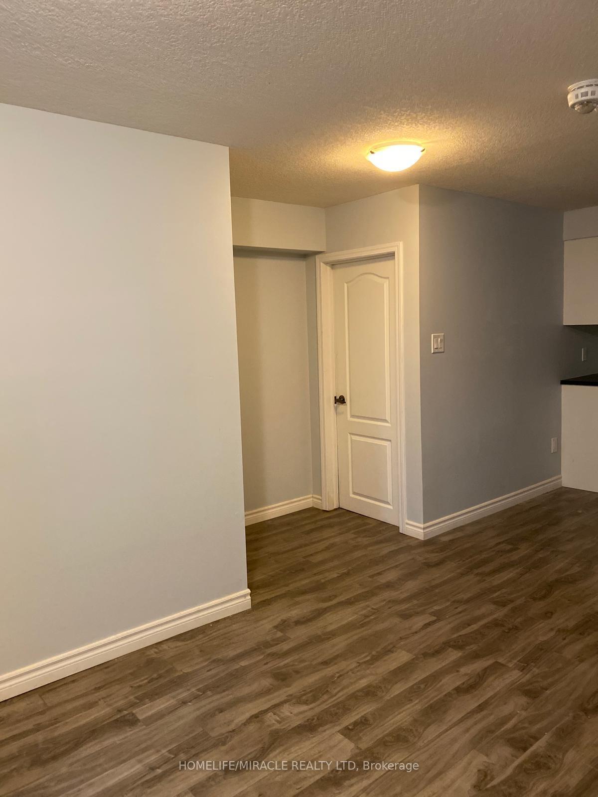 16-golden-springs-drive-brampton-ontario-w12831140