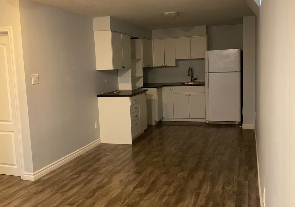 16-golden-springs-drive-brampton-ontario-w12831140