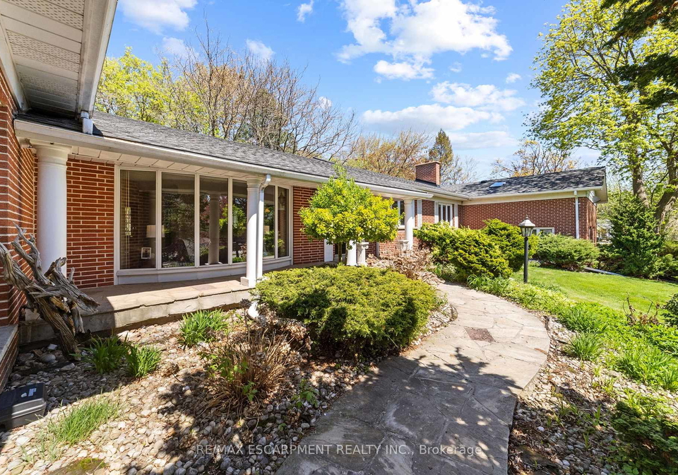 1411-beaufort-drive-burlington-ontario-w12831732