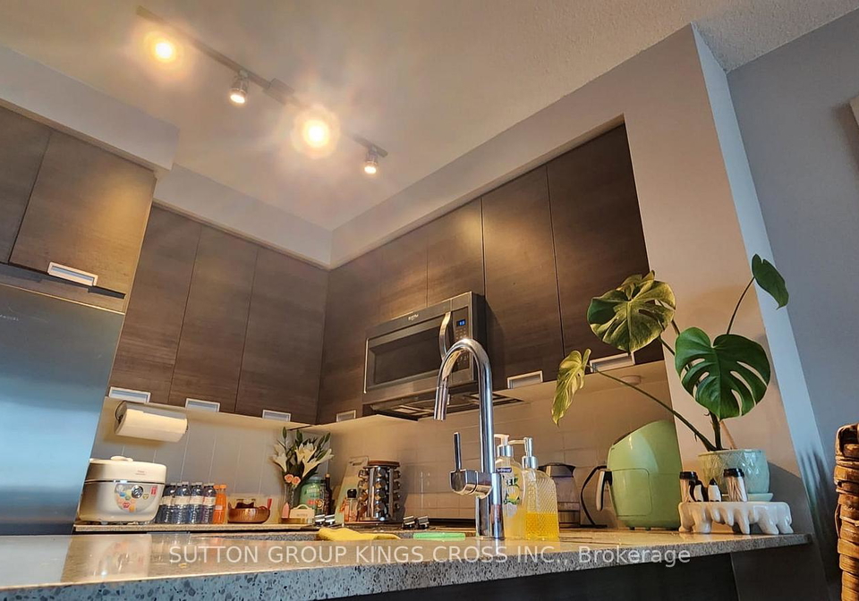 5025-four-springs-avenue-mississauga-ontario-w12832004